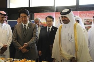 安倍首相ドーハ訪問に同行